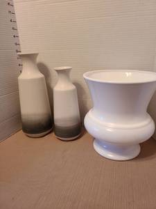 lot 7061 image: Ceramic and plastic vases.