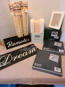 lot 7063 image: Howard Miller frames, calculator, coasters, more