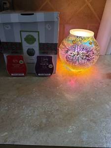 lot 7077 image: Scentsy Stargaze NIB, plus two packs wax melts