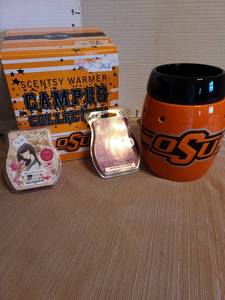 lot 7078 image: Scentsy OSU wax warmer, NIB, plus 2 packs wax melts