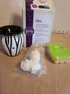 lot 7083 image: Sentsy plug-in Zebra wax warmer, NIB, plus 1 pack of wax melts.