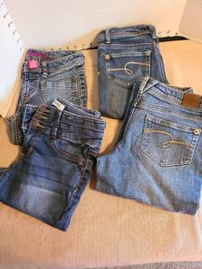 lot 7101 image: Girls jeans, size 10 and 12.