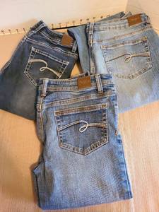 lot 7102 image: Girls jeans, size 12, 14, 16