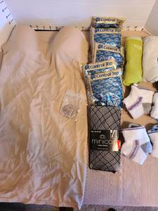 lot 7112 image: Ladies Flexees size 36C, stockings M, socks