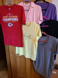 lot 7124 image: Ladies t-shirts, M and L.