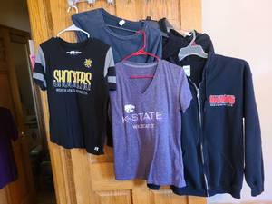 lot 7126 image: Ladies tops, M, L