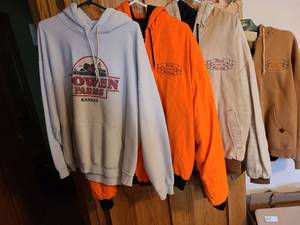 lot 7142 image: Mens hoodies, XL