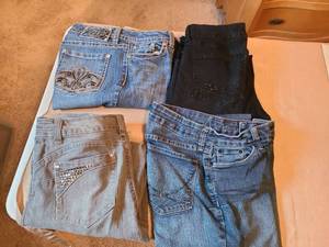 lot 7144 image: Ladies jeans, size 8