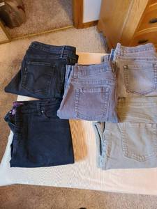 lot 7147 image: Ladies jeans, size 10.