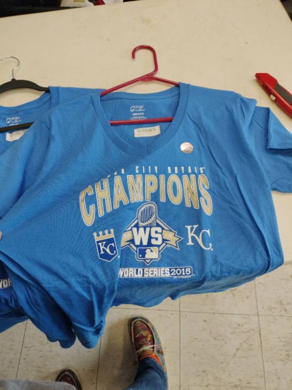 lot 20160 image: Kansas City Royals SAAG Women 2015 World Series Champions Trophy T-Shirt (4 Pack, S-XL)