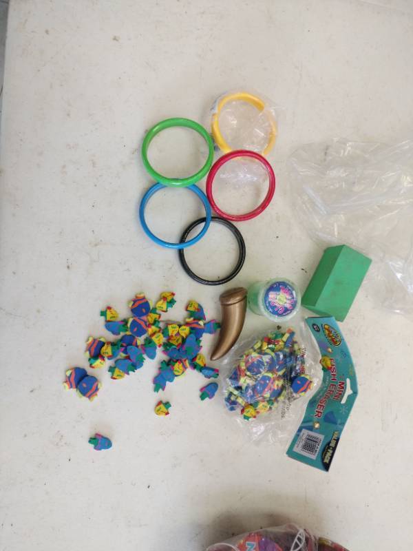 lot 20101 image: Bag of Miscellaneous Small Toys