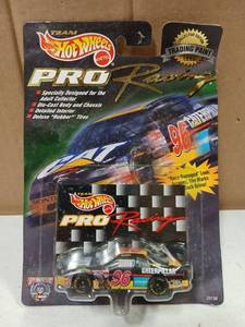 lot 30214 image: NASCAR #96 DAVID GREEN - CATERPILLAR CHEVY - HOT WHEELS -1998 PREVIEW Edition - Retail $11