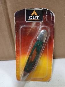 lot 30222 image: Cut Pocket Knife Green