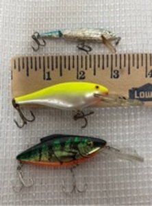 lot 10 image: 3-Piece Fishing Lure Set with Bass and Minnow Style
