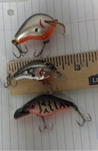 lot 11 image: Mini Crankbait Fishing Lure 3-Piece Set