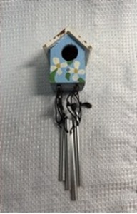 lot 46 image: Decorative Birdhouse Wind Chime
