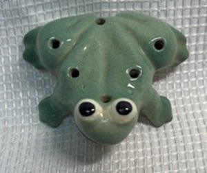 lot 52 image: Green Ceramic Flower Frog