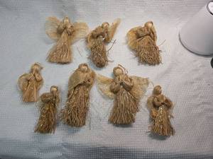 lot 65 image: Lot of 8 straw Christmas ornaments