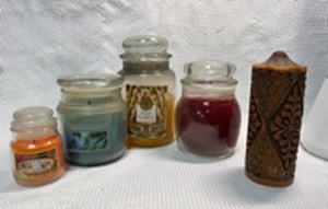 lot 75 image: 5-Piece Assorted Scented Candle Collection