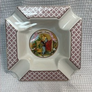lot 76 image: Romeo y Julieta Ceramic Ashtray