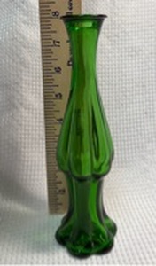 lot 129 image: Avon Emerald Bud Vase Cologne Bottle