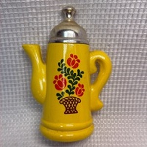 lot 146 image: Avon Yellow Coffee Pot Decanter