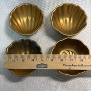 lot 167 image: 3 Ceramic Brass-Tone Shell-Shaped & 1 Lotus-Shaped Trinket Dishes