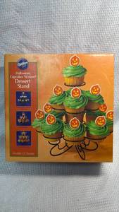 lot 185 image: Wilton Halloween Cupcakes N More Dessert Stand