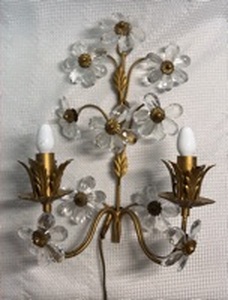 lot 198 image: Imitation Crystal Flower Wall Sconce w Electric Lighting