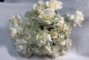 lot 200 image: 7-Piece White Rose Floral Bunches with Babys Breath Set artificial flowers