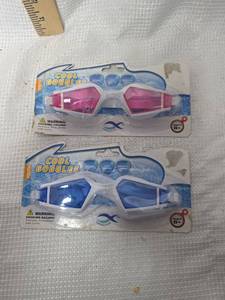 lot 234 image: Youth Swimming Goggles with Anti-Fog Lens