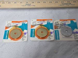 lot 267 image: Fiskars 45mm Rotary Cutter Replacement Blades Set, lot of 3