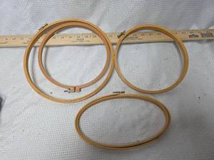 lot 271 image: Wooden Embroidery Hoops Set