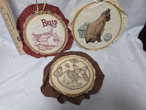 lot 287 image: Decorative Kitchen Embroidery Hoop Art Set