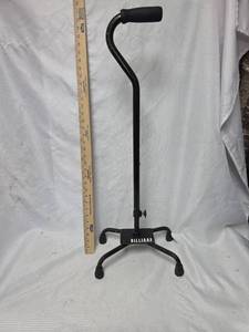 lot 289 image: Nice adjustable 4 legged cane