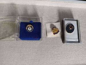 lot 2179 image: Vintage Boy Scout Pins and Service Award Collection