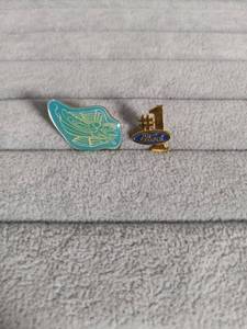 lot 2218 image: Ford #1 Eagle Lapel Pin