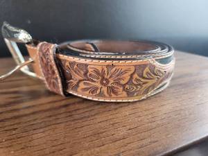 lot 2943 image: Western Style Silver Buckle Leather Belt Size 38