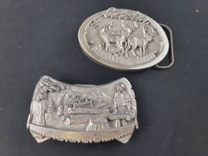 lot 2948 image: Cabelas Outdoor Theme Belt Buckle Set
