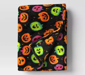 lot 42023 image: Extremely Soft Halloween Throw Blanket
