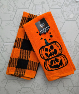lot 42046 image: Halloween Pumpkin Kitchen Towels Set