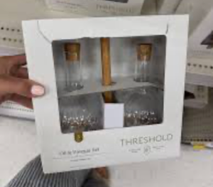 lot 42985 image: Threshold Oil and Vinegar Glass Set