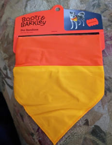 lot 43004 image: Halloween Pet Costume Bundle - Lion Mane and 3 Candy Corn Bandanas