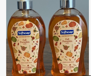 lot 43022 image: Softsoap Fall Pumpkin Limited Edition Hand Soap 2-Pack