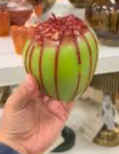 lot 43059 image: 6-Katmon Fruit Decorative Candle