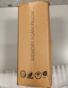 lot 69487 image: Chomtory Memory Foam Ergonomic Pillow - Retail $25