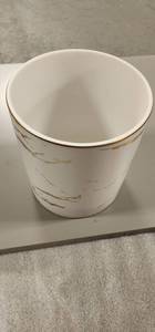 lot 69489 image: 7 Marble Utensil Holder, Large Kitchen Utensil Holder Organizer , Golden Marble White Stable Utensil Crock Spatula Holder for Kitchen Counter Countertop Farmhouse Cooking Tools Holder - Retail $25