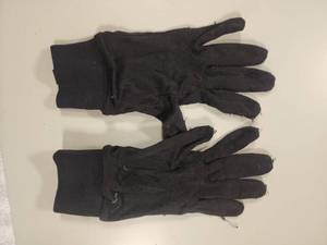 lot 69508 image: Terramar ThereSilk Glove Liner Black(M) - Retail $20