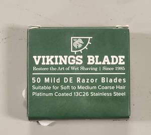 lot 69532 image: Vikings Blade DE Razor Blades - 50 Pack - Retail $15