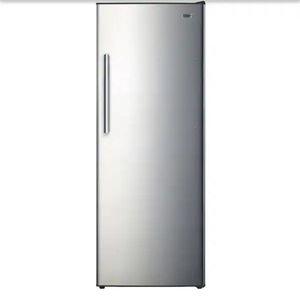 lot 28 image: Vissani  Upright Freezer - Retail $599